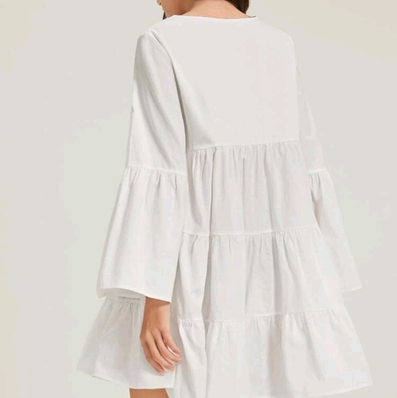 V-neck Bell sleeve stock dress - Picture 3 of 6